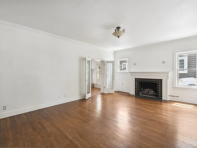 211 College Blvd — Photo 14