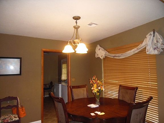 5th image of 707 S Moody Dr