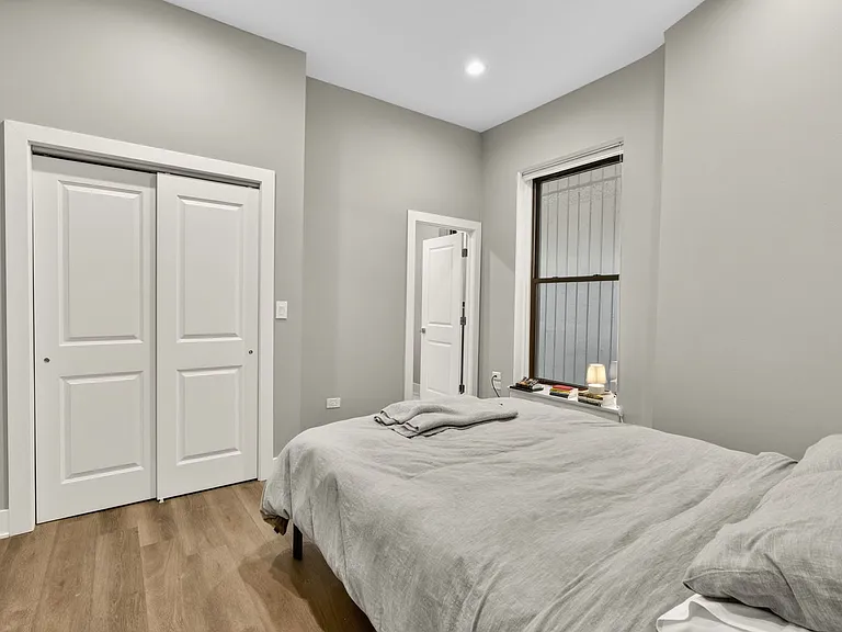 1421 N Dearborn St — Photo 17