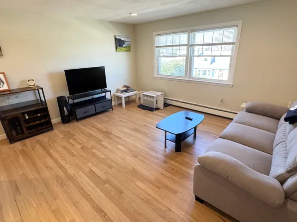 25 Mullin Ave APT 4, Quincy, MA 02169
