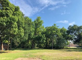 217 E Darbonne St, Sulphur, LA 70663