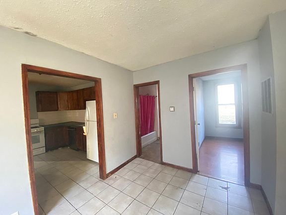 4th image of 810 Elmwood Ave