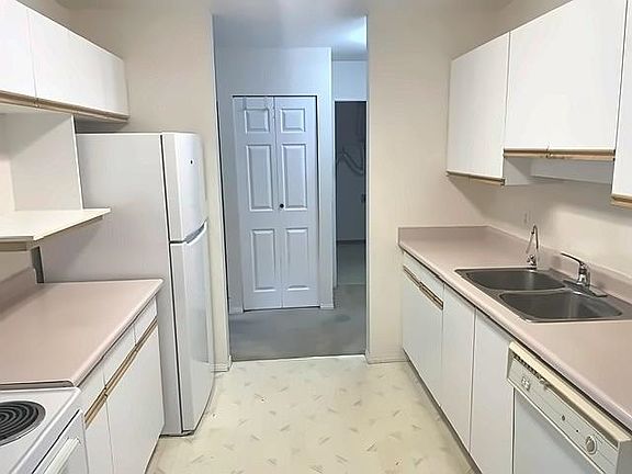 5th image of 45222 Watson Rd #306