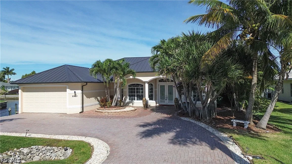 3 bed, 3.0 bath, 2351 sqft, $5,500 — Photo 1