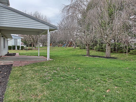 4th image of 909 Peachtree Dr