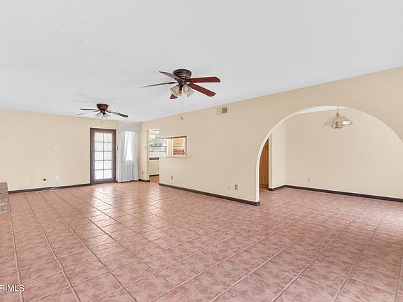 3rd image of 6628 Camino Fuente Dr