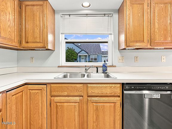5th image of 4938 Pear Tree Ct