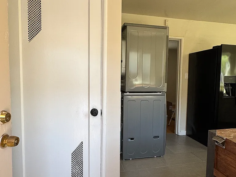 175 W I St #2 — Photo 29