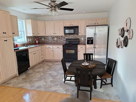 1st Floor Kitchen & Dining area
