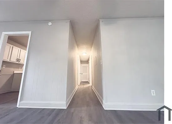 836 White Oak Dr #B — Photo 3