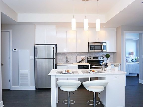 2nd image of 315 McRae Ave