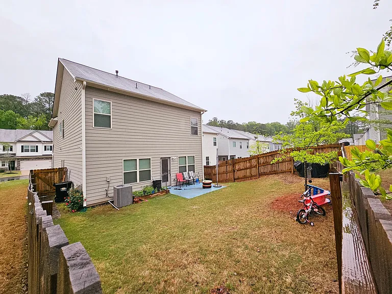 157 Bryon Ln — Photo 2