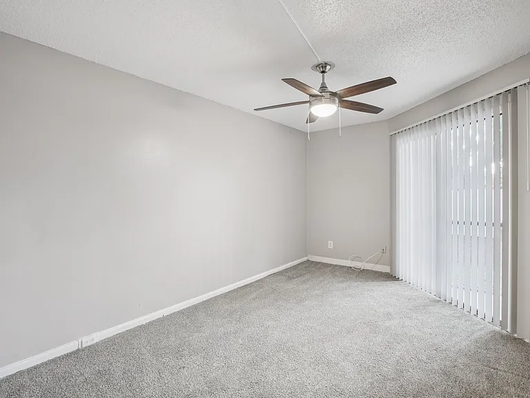 Meridian Luxury Condominiums — Photo 20