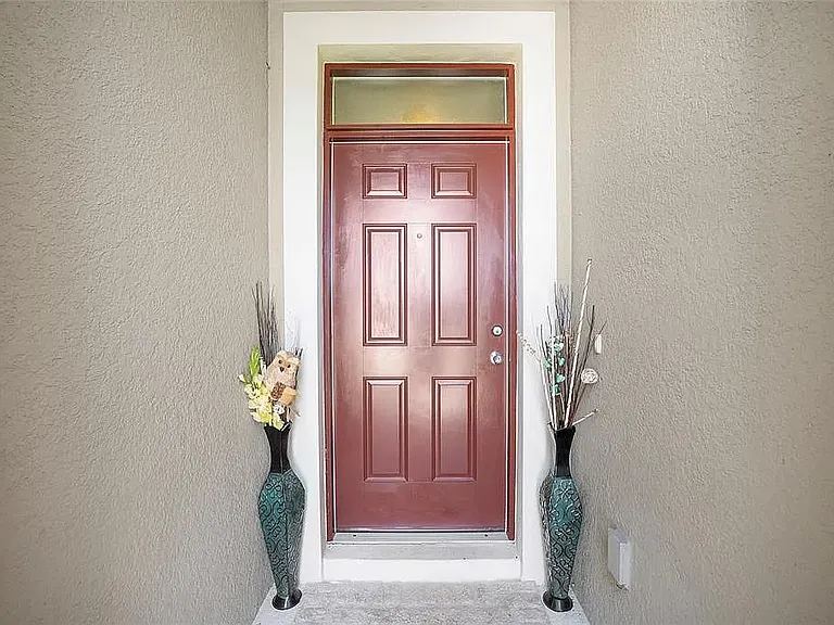 6742 SW 64th Ave — Photo 4