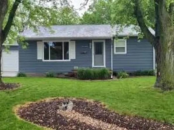 616 11th St, Nevada, IA 50201