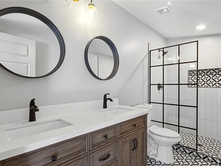 3258 Highland Dr SE — Photo 30