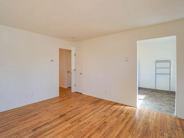 470 SE 12th Ave #5 — Photo 6