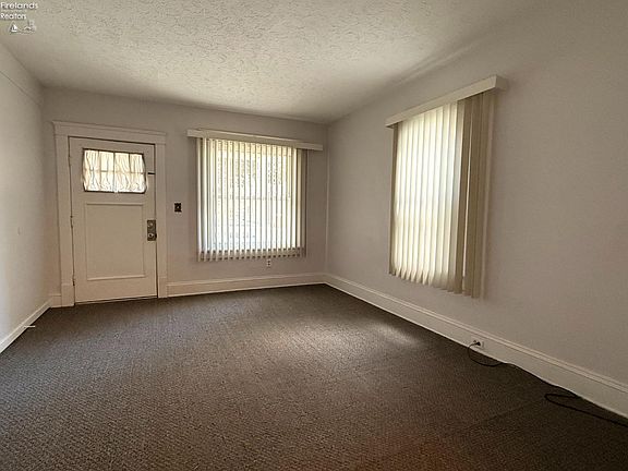 5th image of 1214 W Osborne St