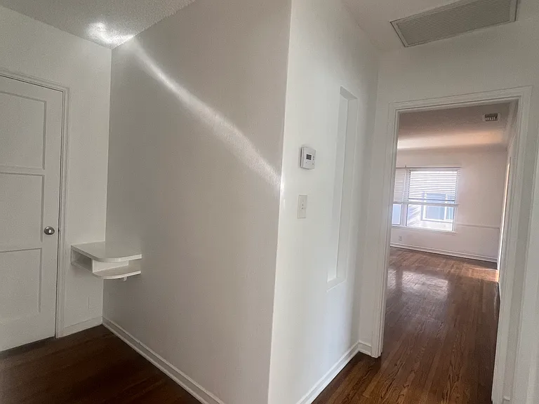 445 N Doheny Dr #F — Photo 12