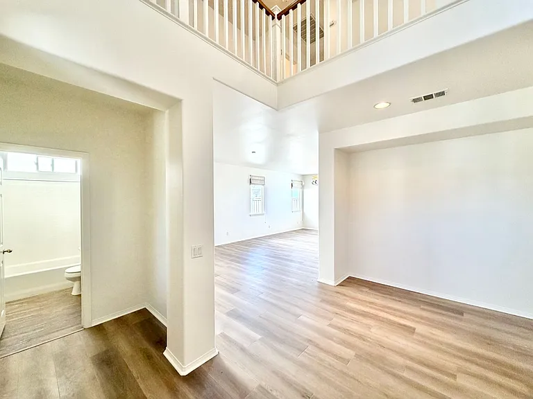 31409 Orchard Ln — Photo 5