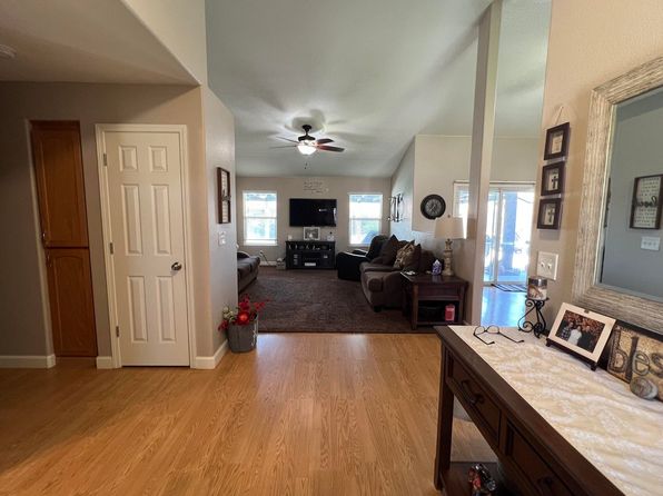 384 E Northridge Drive, Dinuba, CA 93618