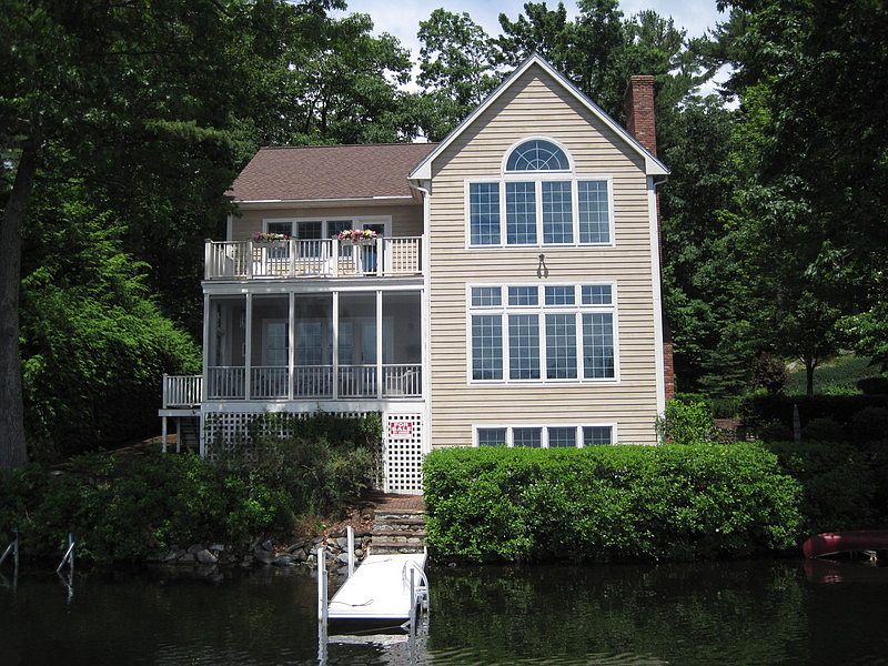 House from Lake : All windows operable