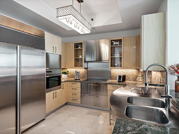 5th image of 100 S Pointe Dr APT 2403