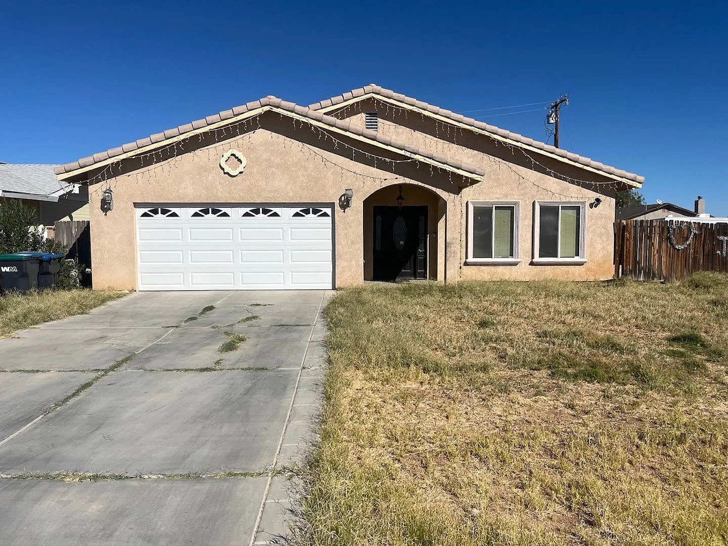 Spacious 4-Bed, 2-Bath Custom Home in California City Convenient & Cozy! — Photo 1