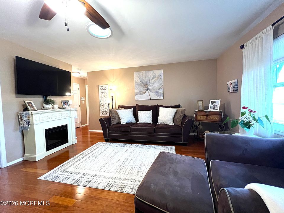 1st image of 258 Jefferson Court #B