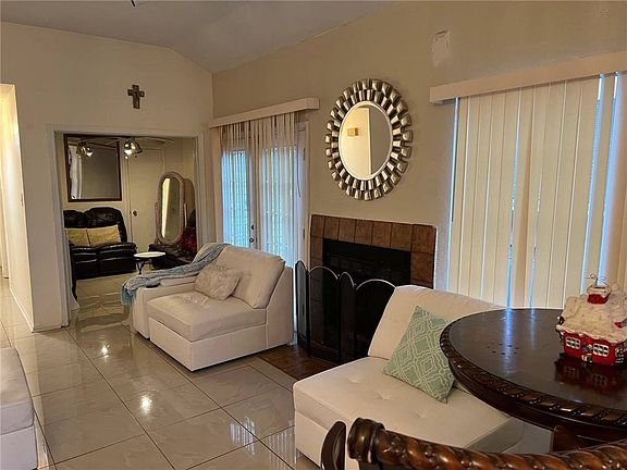 5th image of 5335 Forest Park Ln
