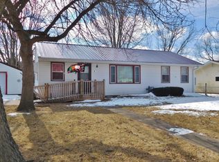 102 Elizabeth St W, Grand Junction, IA 50107