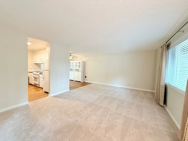 11253 SW Springwood Dr — Photo 3