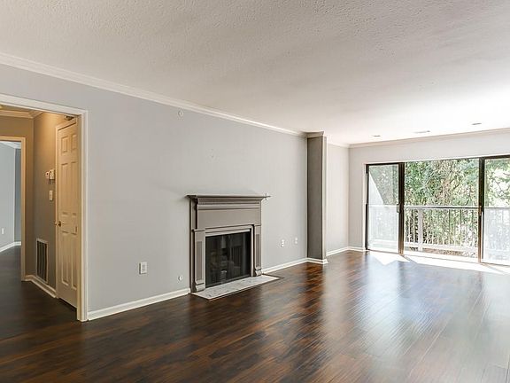 3rd image of 1109 Pine Heights Dr NE #1109