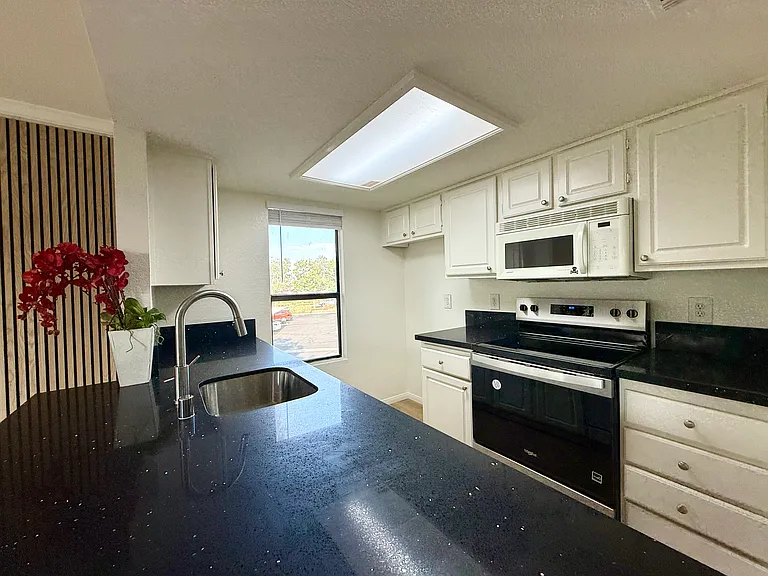 10151 Arrow Rte — Photo 8