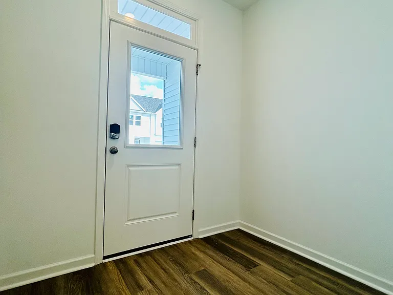 7121 Fisk Dr NE — Photo 32