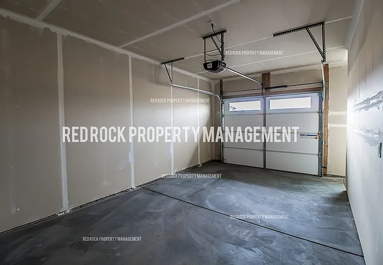 319 S Woodlawn Ln — Photo 9