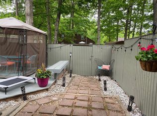 11751 S Briar Patch Dr, Midlothian, VA 23113