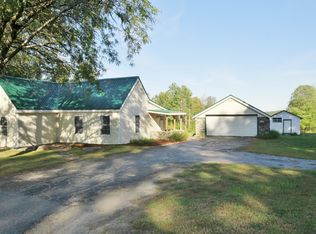 77 Route 41, Winthrop, ME 04364