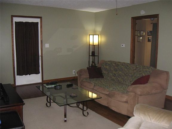 3rd image of 310 Park Dr