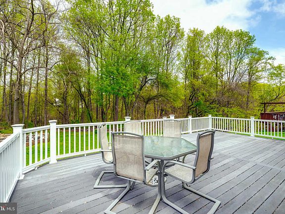 2nd image of 2223 Kempton Park Cir
