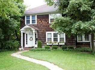 1433 Saint Johns Ave, Highland Park, IL