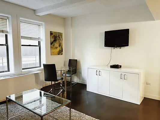 Rented by Manhattan Management Group | media 8