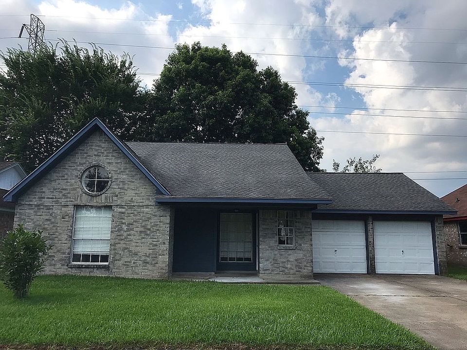 1st image of 3426 Brookwood Dr