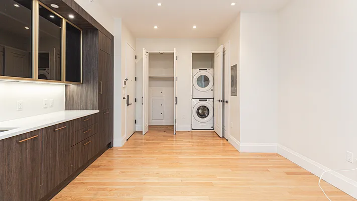 Rented by Nooklyn NYC LLC | media 39