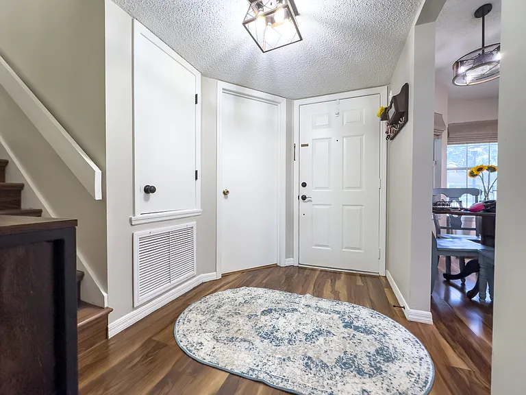 5521 Fairfax St — Photo 3