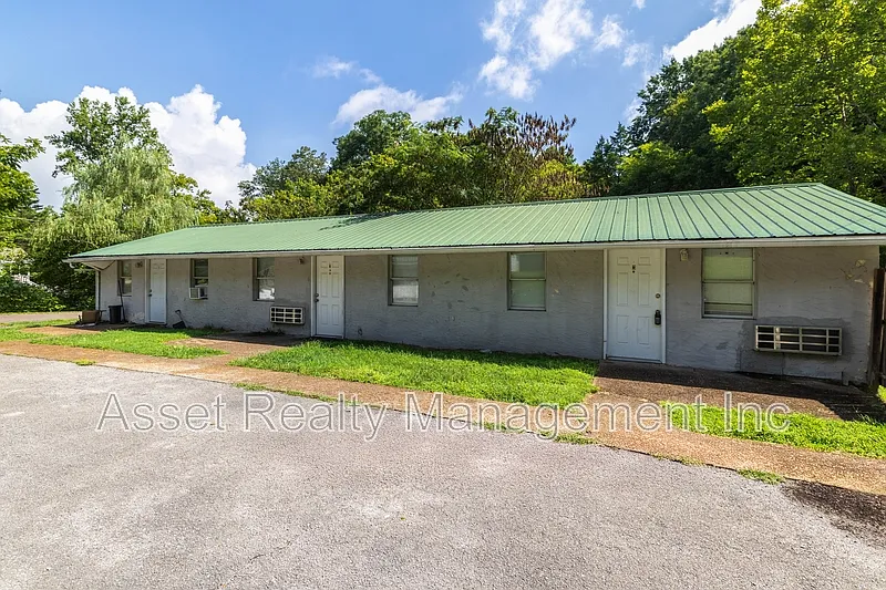 1 bed, 1.0 bath, 484 sqft, $895 — Photo 3
