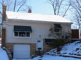 4111 Ridgeview Rd, Cleveland, OH 44144