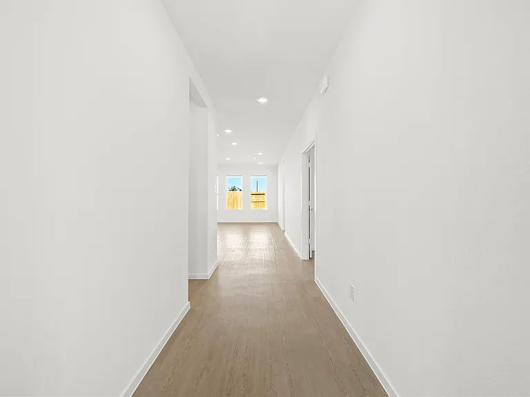 823 Heaven Dr — Photo 6