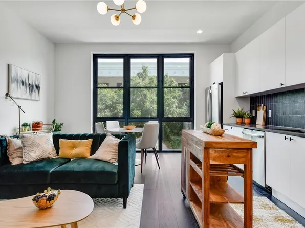 800 Embassy Dr, Austin, TX