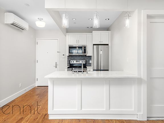 4th image of 1084 Rogers Ave #6L